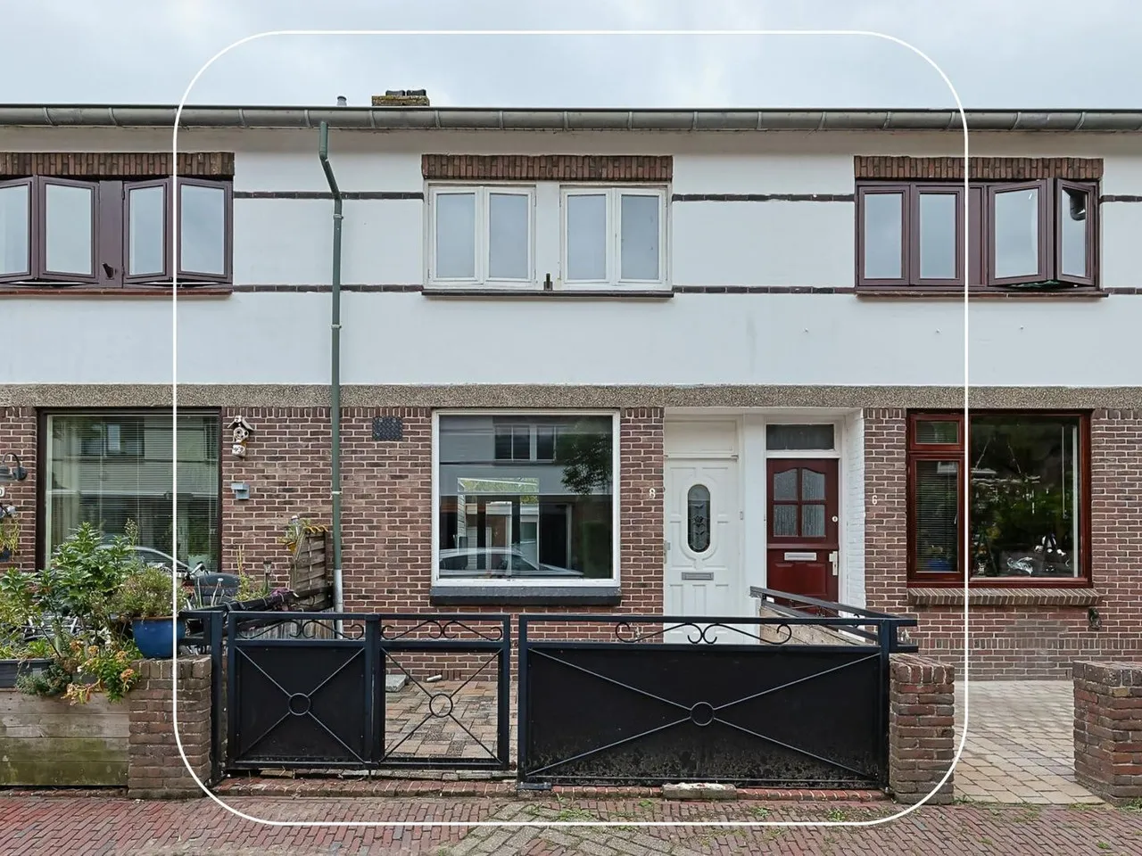 Tussenwoning te koop: Leliestraat 8, Alphen Aan Den Rijn