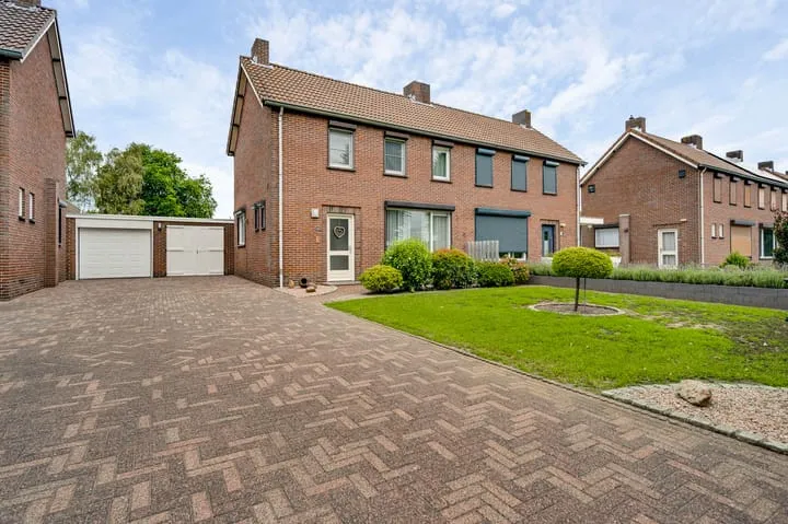 Tussenwoning te koop: Lemmenhoek 52, Ospel Ospel