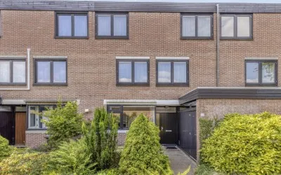 Tussenwoning te koop: Lenningenhof 55, 't Hool Eindhoven