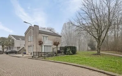 Hoekwoning te koop: Lennondreef 20, Quirijnstokpark Tilburg