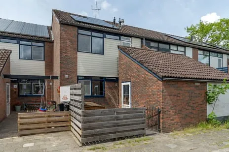Tussenwoning te koop: Lenteklokje 8, Aldlân-Oost Leeuwarden