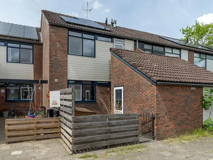 Tussenwoning te koop: Lenteklokje 8, Aldlân-Oost Leeuwarden