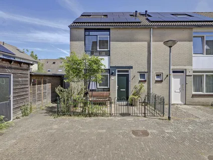 Hoekwoning te koop: Lenteklokjestraat 14, Bloemenbuurt Noord Almere