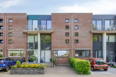 Tussenwoning te koop: Leonard Springerlaan 260, Steinvoorde Deventer