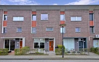 Tussenwoning te koop: Leonard Springerlaan 404, Het Fetlaer en Spijkvoorder Enk Deventer