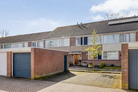 Tussenwoning te koop: Leonardusdal 67, Agnetendal Valkenswaard