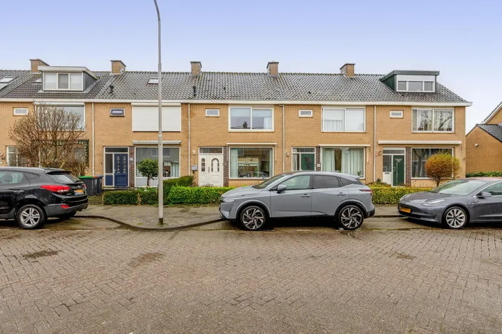 Tussenwoning te koop: Leopoldstraat 22, Ridderkerk