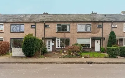 Tussenwoning te koop: Lepelaarstraat 31, Velp-Zuid ten zuiden van Waterstraat Velp