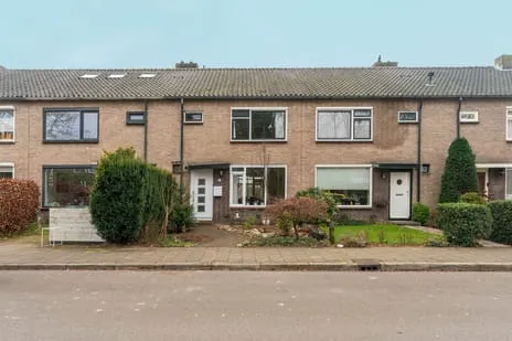 Tussenwoning te koop: Lepelaarstraat 31, Velp-Zuid ten zuiden van Waterstraat Velp (Ge)