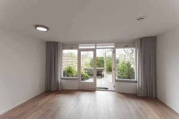 Huurwoning: Lesse 10 in Amstelveen - €2.900 per maand - 137m²