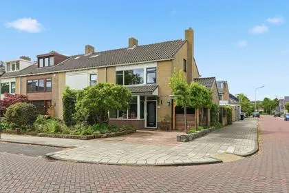 Hoekwoning te koop: Lessestraat 49, Oosterwijk Heemskerk
