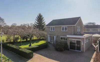 Vrijstaande woning te koop: Lesturgeonstraat 1, Coevorden