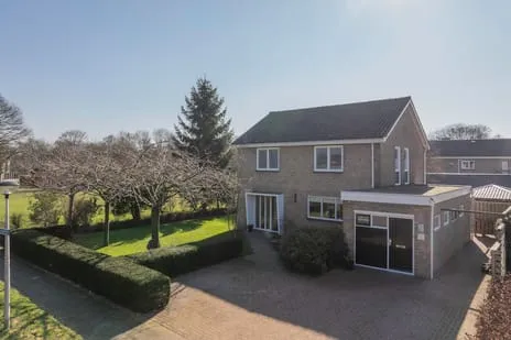 Vrijstaande woning te koop: Lesturgeonstraat 1, Lootuinen Coevorden