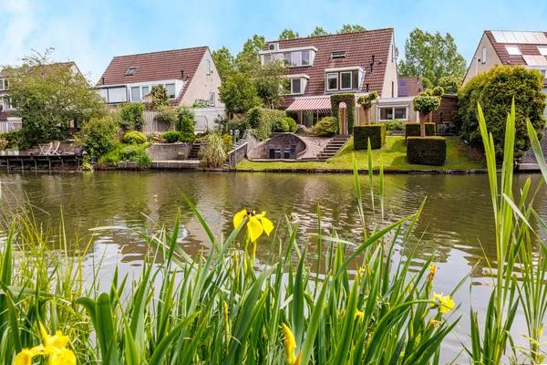 Hoekwoning te koop: Leuvensbroek 3343, t Broek Nijmegen