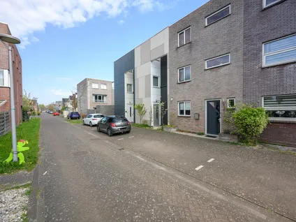 Tussenwoning te koop: Libertasstraat 7, Almere