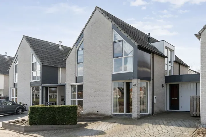 Tussenwoning te koop: Lichtenberg 42, Almelo