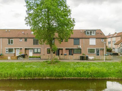 Tussenwoning te koop: Liesgras 29, Vriesland Spijkenisse