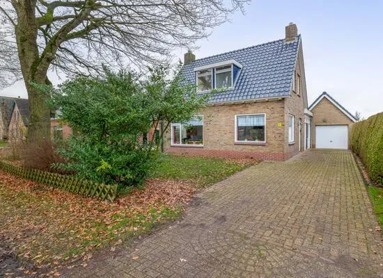 Vrijstaande woning te koop: Lieverseweg 6, Altena Peize