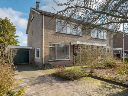 Twee-onder-één-kap te koop: Lieving 17A, Lieving Makkum Beilen