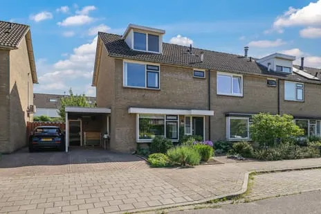 Corner house for sale: Ligusterstraat 21, Liefkenshoek Heteren