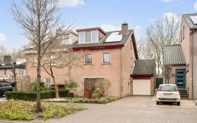 Twee-onder-één-kap te koop: Lijndonk 92, Donkenbuurt Oosterhout