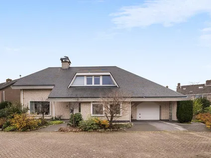 Vrijstaande woning te koop: Lijnzaadstraat 1, Kern Zuidland Zuidland