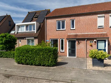 Corner house for sale: Lijster 24, Vrijhoeve Sprang-Capelle