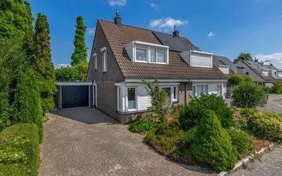 Twee-onder-één-kap te koop: Lijster 28, Sommelsdijk vogelbuurt west Sommelsdijk