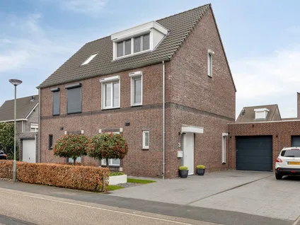 Tussenwoning te koop: Lijster 3, Eijsden