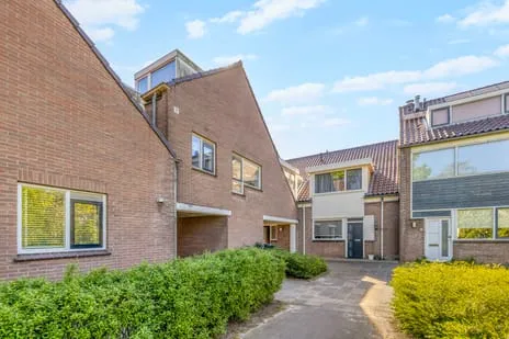 Tussenwoning te koop: Lijsterbes 16, Opstal Naaldwijk