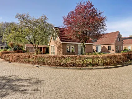 Twee-onder-één-kap te koop: Lijsterbeslaan 17, Emmer-Compascuum-Centrum Emmer-Compascuum