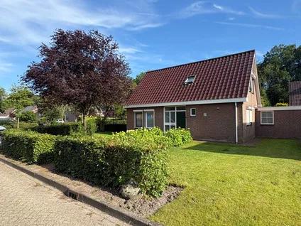 Twee-onder-één-kap te koop: Lijsterbeslaan 17, Emmer-Compascuum-Centrum Emmer-Compascuum
