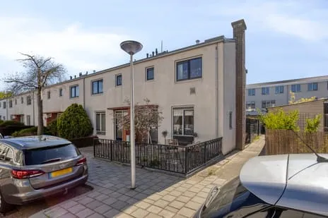 Hoekwoning te koop: Lijsterbeslaan 19, Bomenwijk Delft