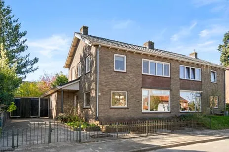 Twee-onder-één-kap te koop: Lijsterbeslaan 20, Benedenbuurt Wageningen