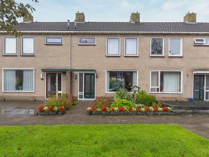 Tussenwoning te koop: Lijsterbeslaan 24, Abbekerk Centrum Abbekerk