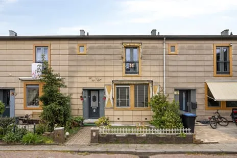 Terraced house for sale: Lijsterbeslaan 30, Tuindorp Schiedam