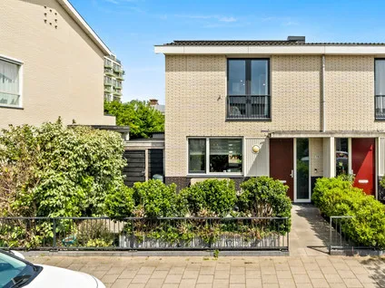 Hoekwoning te koop: Lijsterbeslaan 78, Bomenwijk Delft