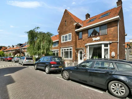 Hoekwoning te koop: Lijsterbesstraat 2, Bomenbuurt Zaandam