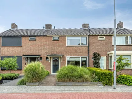 Tussenwoning te koop: Lijsterbesstraat 21, Opheusden Opheusden