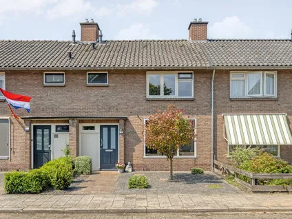 Terraced house for sale: Lijsterbesstraat 26, Lutten Kern Lutten
