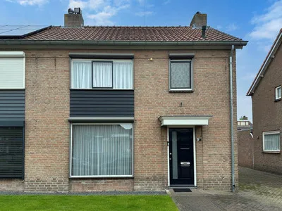 Twee-onder-één-kap te koop: Lijsterbesstraat 3, Braken-West Drunen