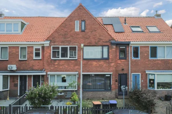 Koopwoning: Lijsterbesstraat 30 in Zaandam - €435.000 - 98m²