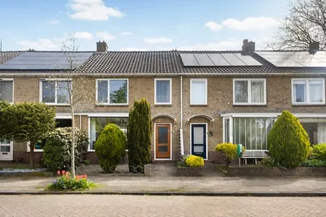 Tussenwoning te koop: Lijsterbesstraat 4, Schieringen Leeuwarden