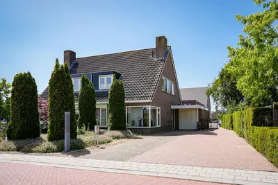 Twee-onder-één-kap te koop: Lijsterbesstraat 4A, Opheusden Opheusden
