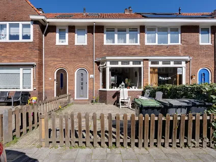 Tussenwoning te koop: Lijsterbesstraat 50, Bomenbuurt Zaandam