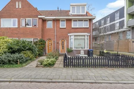Hoekwoning te koop: Lijsterbesstraat 53, Bomenbuurt Zaandam