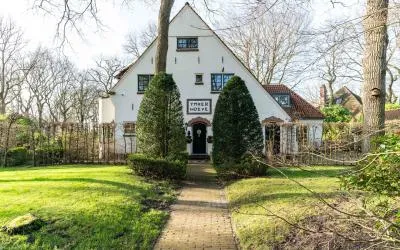 Vrijstaande woning te koop: Lijsterlaan 1, De Kieviet Wassenaar