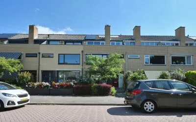 Tussenwoning te koop: Lijsterlaan 108, Vogelbuurt Maassluis