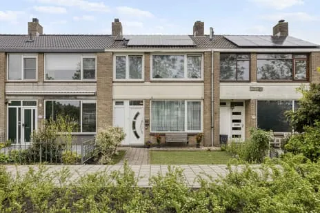 Tussenwoning te koop: Lijsterlaan 82, Lijsterlaan Alphen Aan Den Rijn