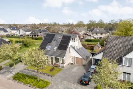 Twee-onder-één-kap te koop: Lijsterstraat 10, Vogelbuurt Nijeveen
